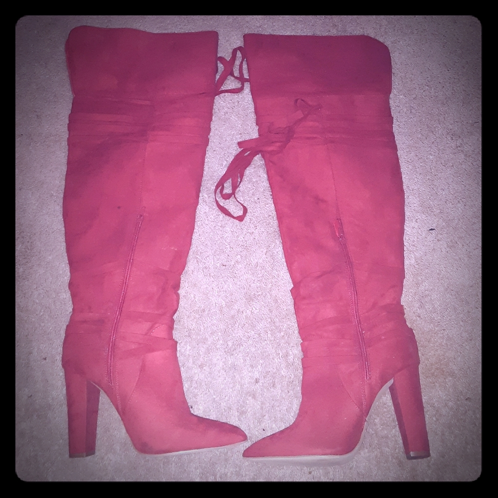 Shoe dazzle high legged high heel red boots